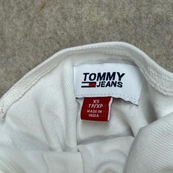 Tommy Hilfiger Y2K Tommy Jeans Sz XS White Ribbed‎ Cami Tank Top Lettuce Hem Logo Indie Sleaze - Image 2