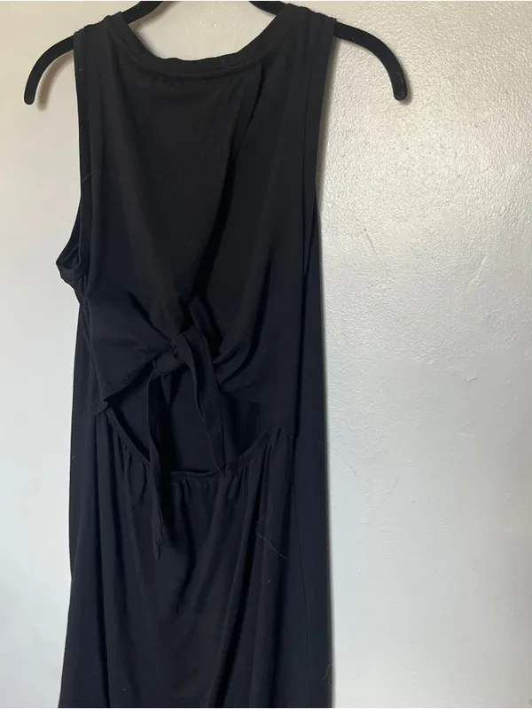 Classic Black Sleeveless Midi Dress Open Back - Image 5