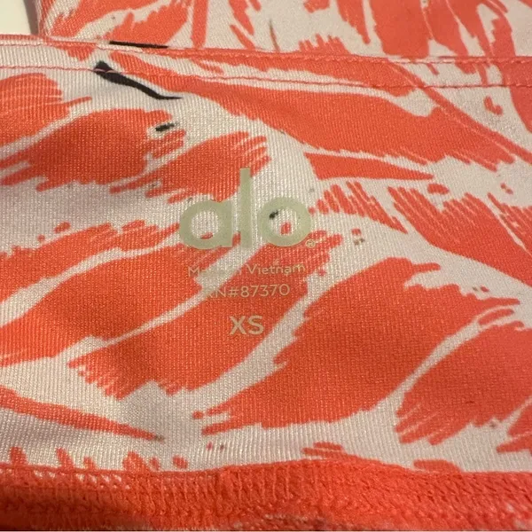 ALO Yoga Palm Springs Guava Leaf Airbrush Leggings XS - Image 9