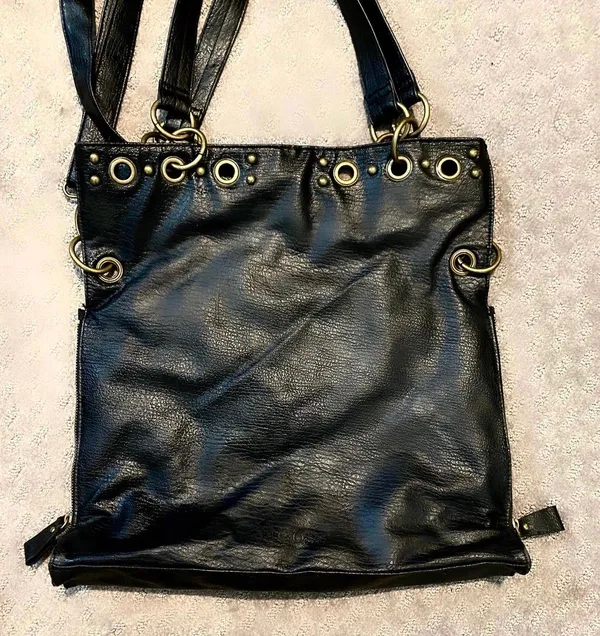 Like new adjustable strap crossbody/shoulder bag Sz 16x16 - Image 4