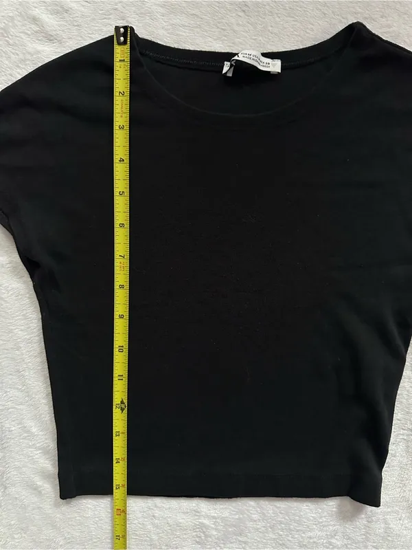 Zara Crop Top in Black Size Medium Cropped Basic T-Shirt - Image 2