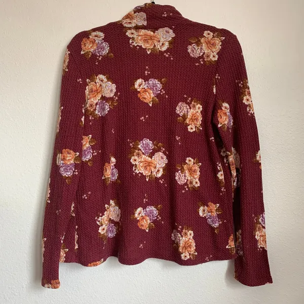 5/$25 Maurices Waffle‎ Knit Floral Wrap Blouse - Image 2