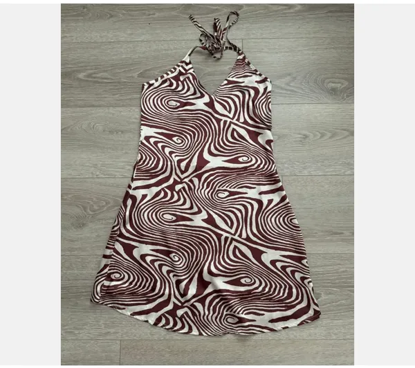Princess Polly NWT Sz 0 Satin Halter Style Dress - Image 4