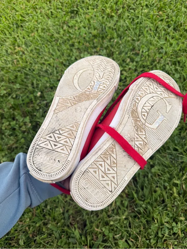 GUESS Women’s Red Logo Low Top Sneakers Size 6.5M - Image 7