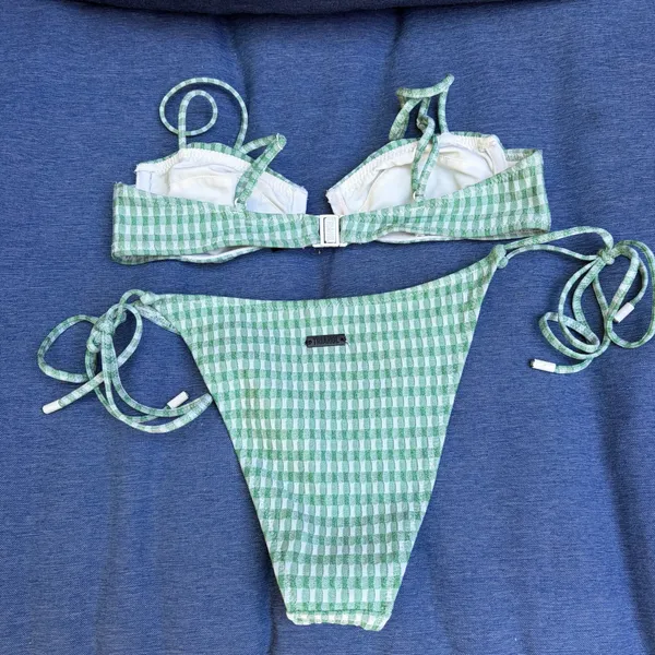 Triangl Bikini - Image 4