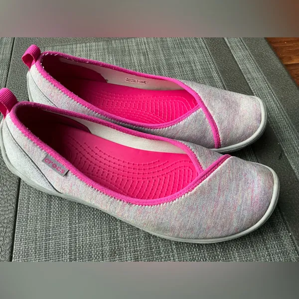 Comfy casual CROCS 🌺 - Image 8