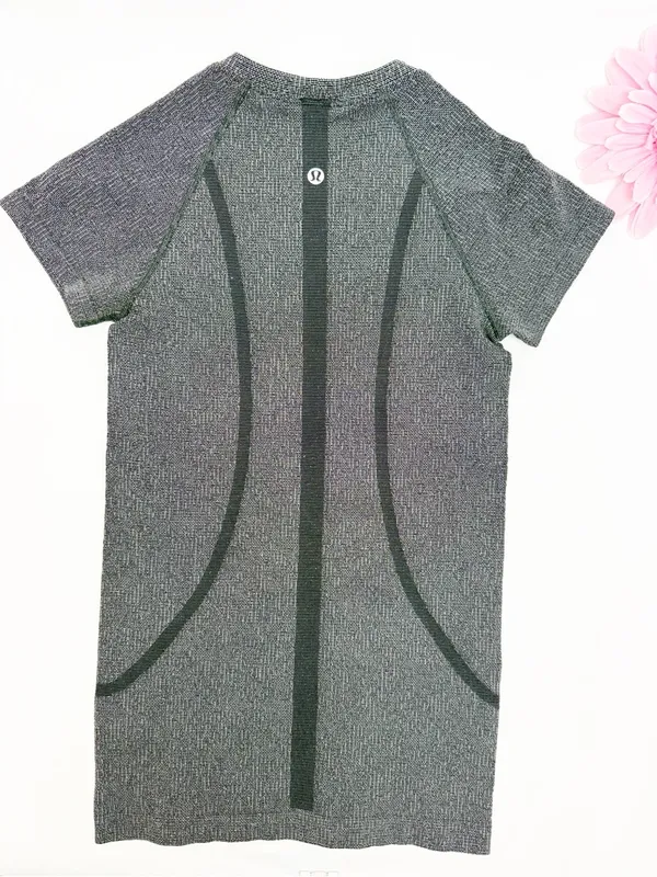Lululemon Swiftly 2.0 Short Sleeve Top Hip Length Sparkle Silver Metallic Lurex - Image 6