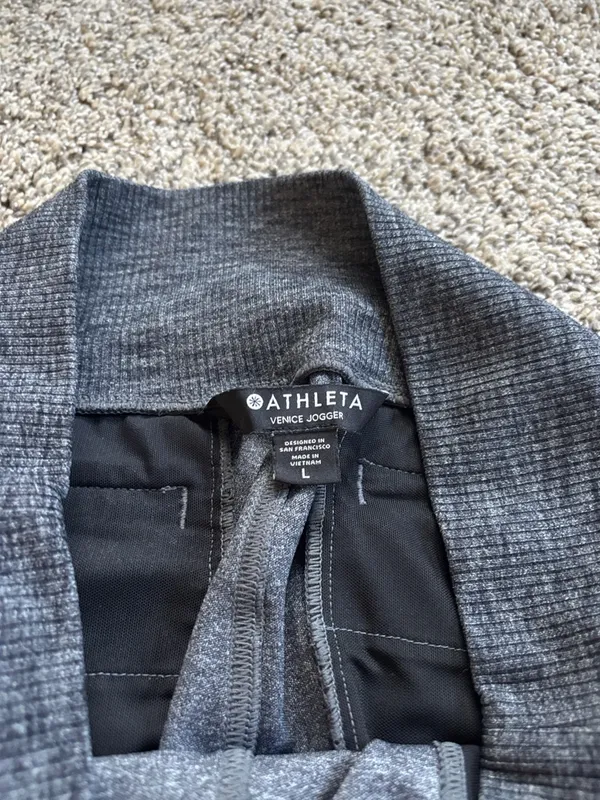 Athleta Venice Joggers (27”) size large - Image 3