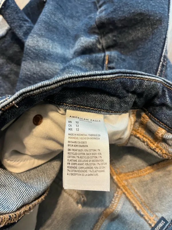 American Eagle Curvy Relaxed Shorts - Image 4