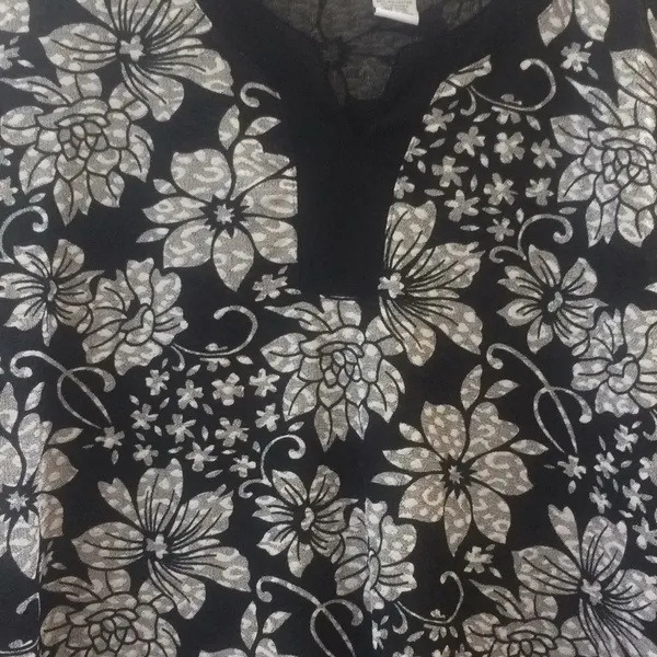 FINAL MARKDOWN 
Ladies’ BonWorth Tunic-style Top (M) - Image 2