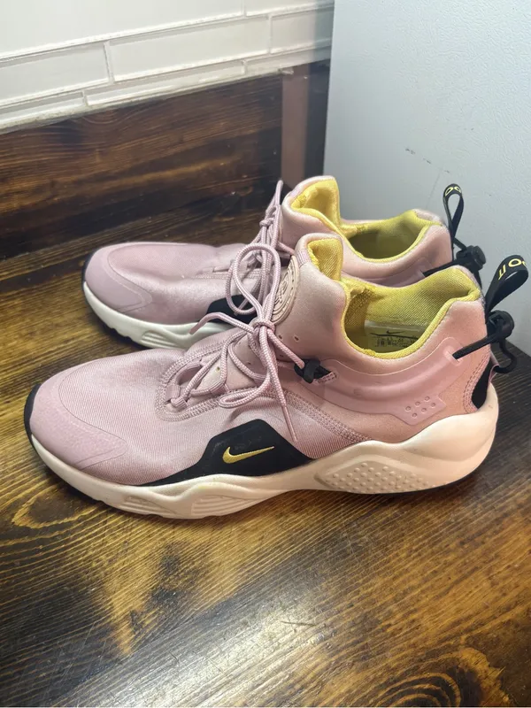 Nike Air Plum Chalk Huarache Sneakers Size 11‎ - Image 2