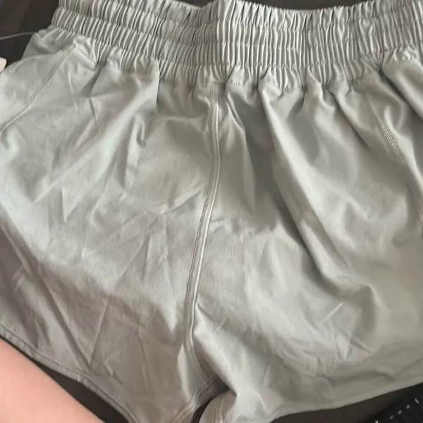 Lululemon Hotty Hot Lr Shorts 2.5" Hazy Jade Size 4 Nwt *Rare* - Image 4