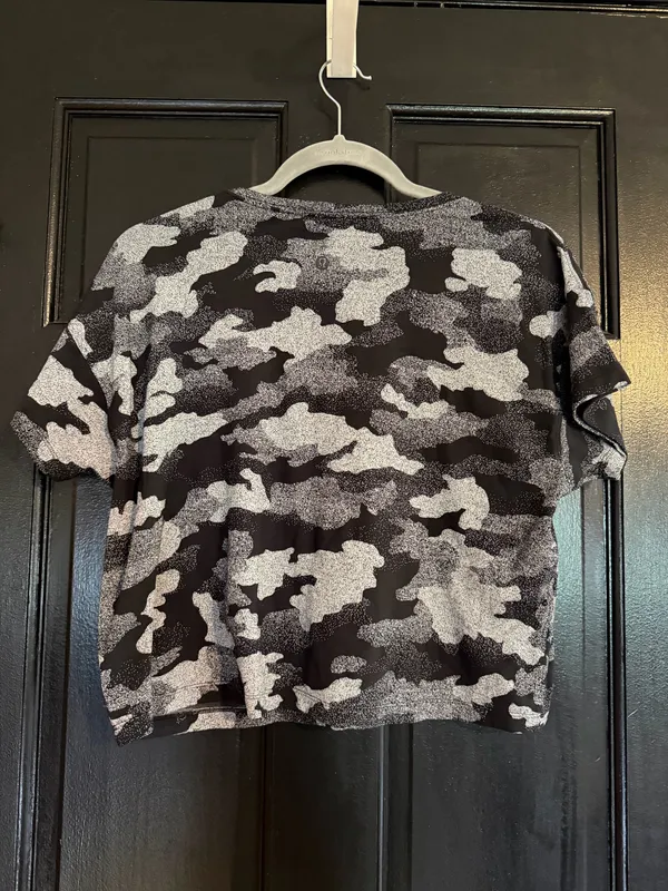 Lululemon Cates Crop Tee - Image 4