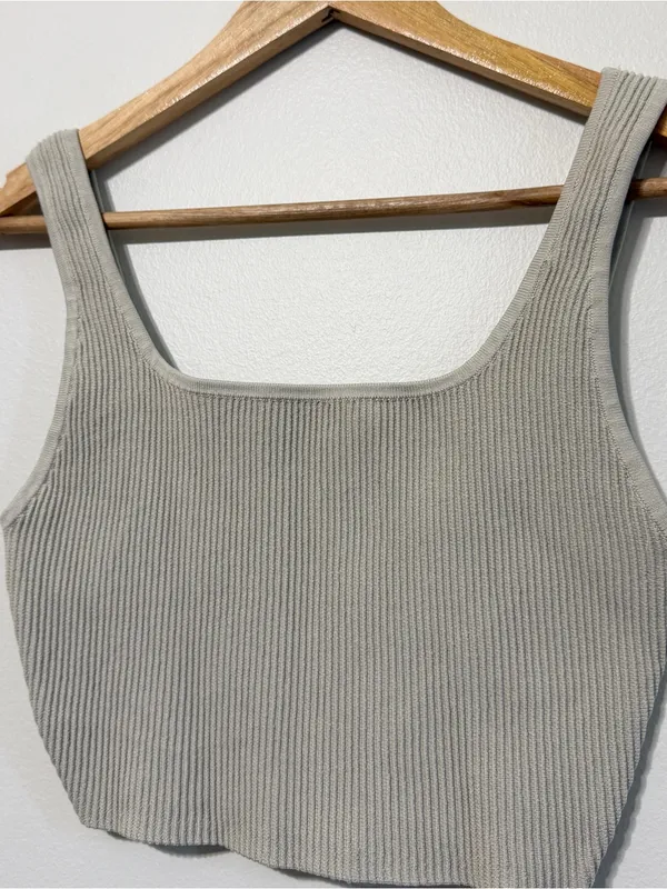 Aritzia Babaton Sculpt Knit Squareneck Cropped Tank Size Small Taupe - Image 4