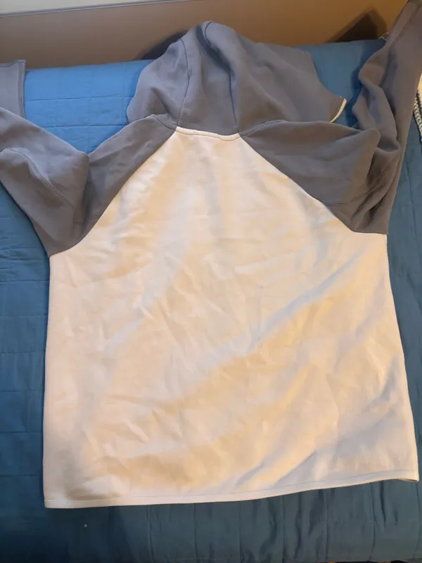Grey and white Nike tech medium - Image 8