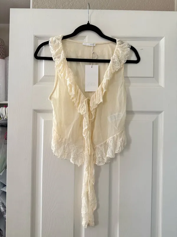 BNWT Zara Cream Ruffled Lace Top   - Image 7