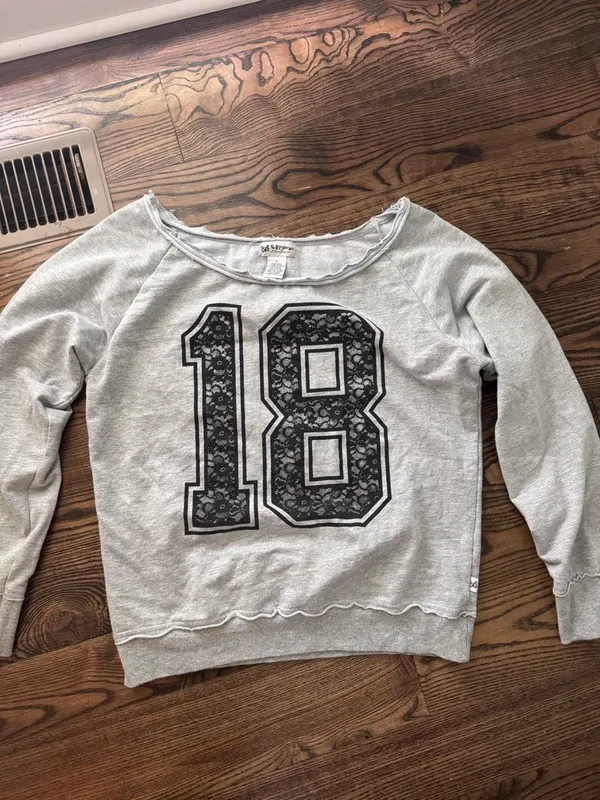 Self Esteem 18 vintage off the shoulder Crewneck - Image 5