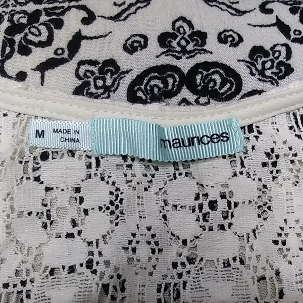 Maurices Floral Lace Thank Top Sz M - Image 6