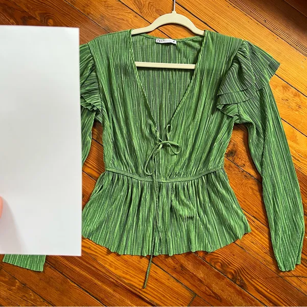 Zara Bright Green Ruffle Sleeve Ribbed Blouse - Image 3