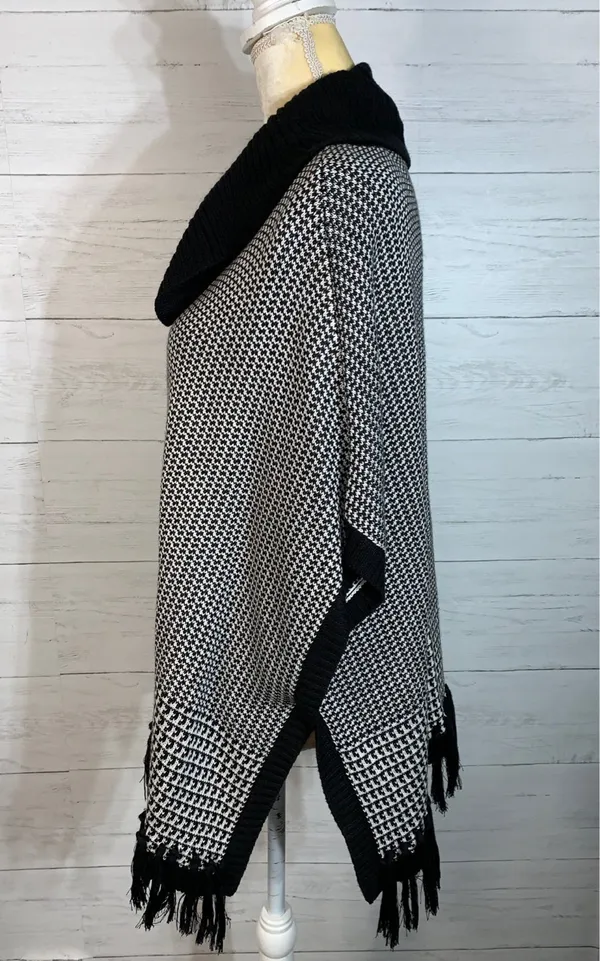 White House Black Market black white fringe poncho size M - Image 2