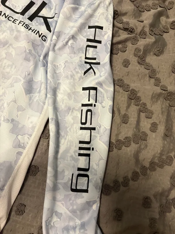 Women’s Huk Performance Fishing Shirt - Image 2