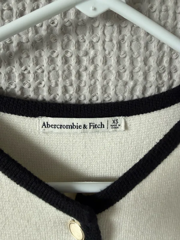 Abercrombie Sweater Vest V-Neck - Image 3