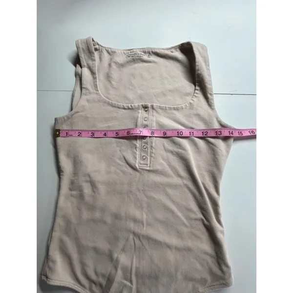 Abercrombie & Fitch Soft A&F Beige Henley Bodysuit Size M Sleeveless Snap Front - Image 4