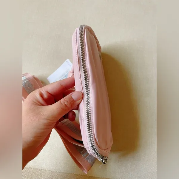 Lululemon Everywhere Belt Bag 1L - Pink Mist/Silver - Image 8