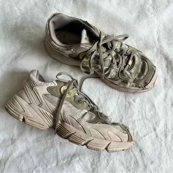 Adidas Astir Green Sneakers Women’s Size 9.5 - Image 7