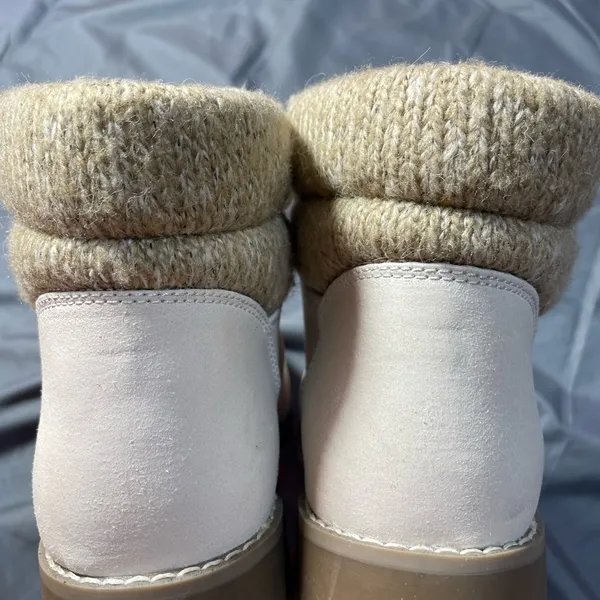 Cliffs by WHITE MOUNTAIN Cream Lace Up Boots with Rugged Sole size 8 - Image 4