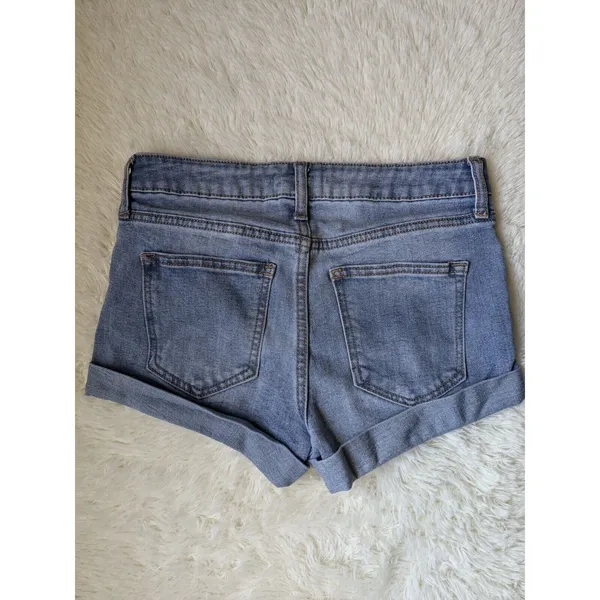 Altar'd State Shorts Womens 3/26 Blue Denim Distressed Pockets Cuffed Cut Off - Image 3