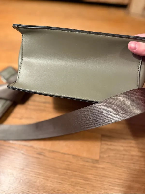 Steve Madden Olive Box-Style Crossbody with Logo Plaque - Image 8