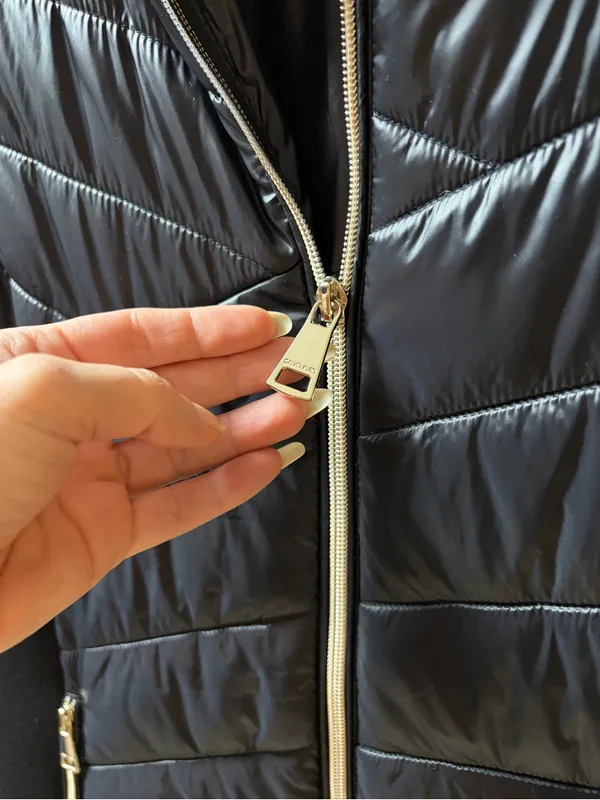 Calvin Klein Black Quilted Puffer Vest Small - Image 3