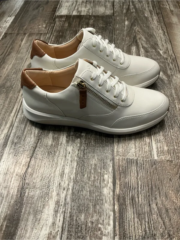 Clarks Women's White Leather Sneakers with Gold Zip and Brown Accents Size 8.5 - Image 9