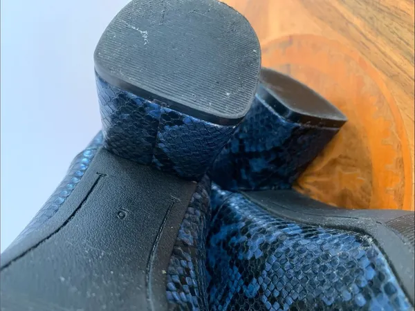 Old Navy Blue Faux Snakeskin Snake Print Ankle Boots Women’s Size 6 Back Zip - Image 8