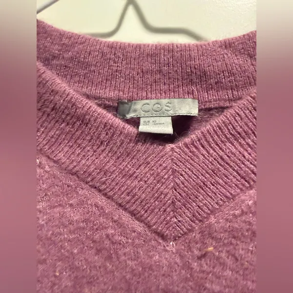 COS Women's V-Neck Sweater in Dusty Plum‎ wool & alpaca blend SizeXS - Image 3