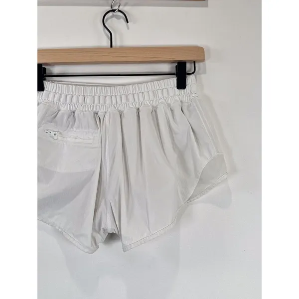 Lululemon Womens Shorts White Hotty Hot Athletic Lined Low Rise Stretch Size 6 - Image 9