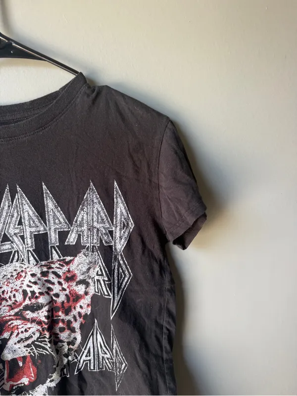 Def Leppard Leopard Graphic Band Tee Black Short Sleeve T-Shirt - Image 2