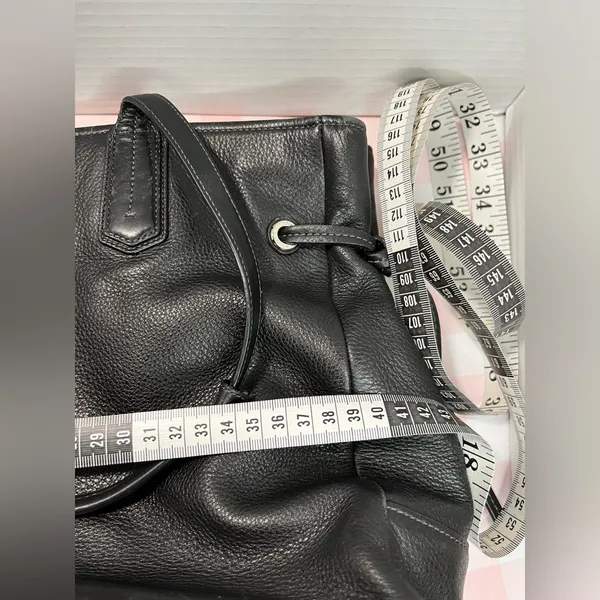 Coach Black and Glossy Leather Tote - Image 6