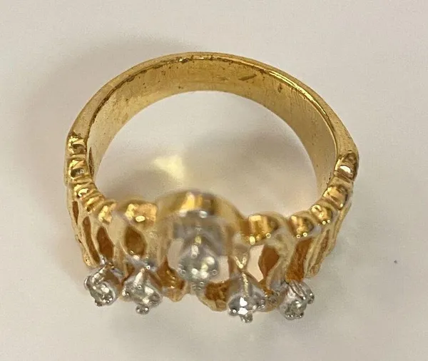 Vintage Tiara Or Crown Shape Ring Gold Plated Size 7 - Image 4