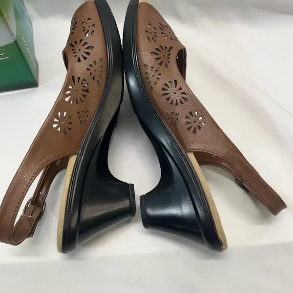 Easy Street Slingback Sandals Die Cut Leather Uppers 9 Kaley Tan‎ Brown New - Image 6