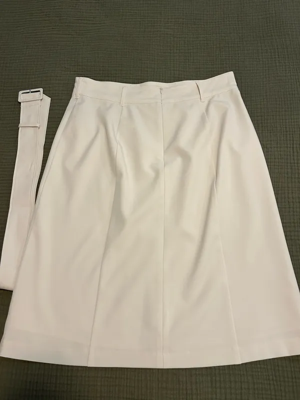Banana Republic Pencil Skirt with belt - Image 2