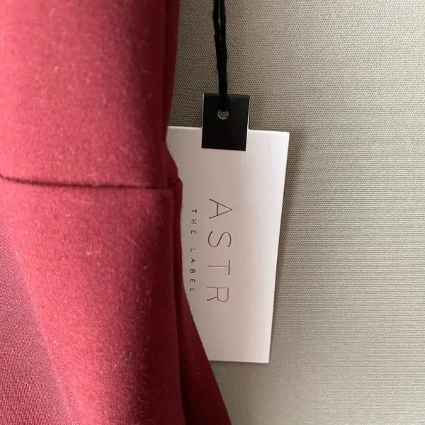 ASTR The Label Ruffle Spaghetti Strap Cocktail Mini Dress M‎ Burgundy - Image 4