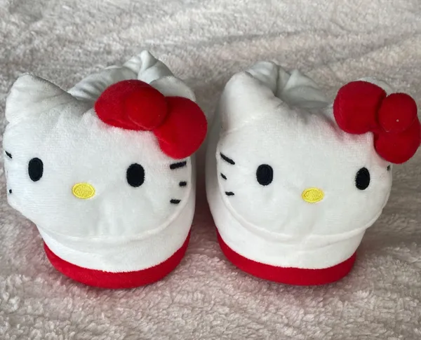 Hello Kitty Slippers - Image 2