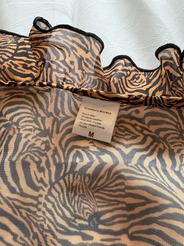Strawberry Milk Mob coverup Brown Size M - Image 3