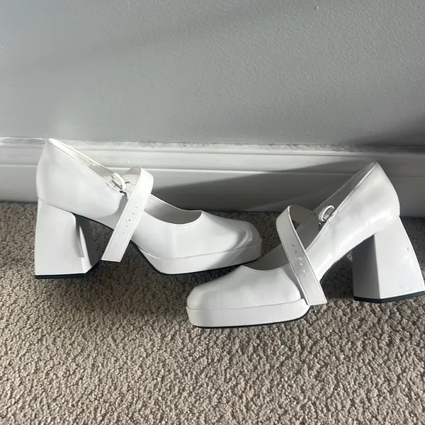 Dream Pairs White Heels Elegant Design - Image 6