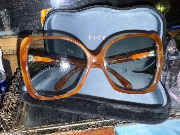 Gucci Cat-Eye Sunglasses - Image 3