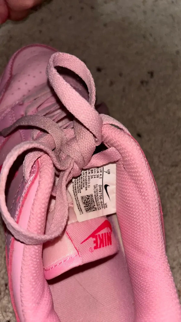 Pink Nike Dunk - Image 5