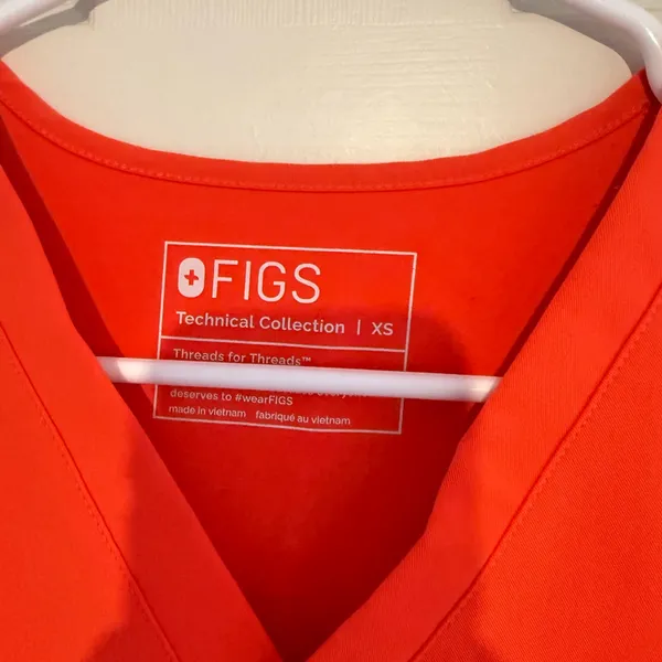 Figs scrub top - Image 3
