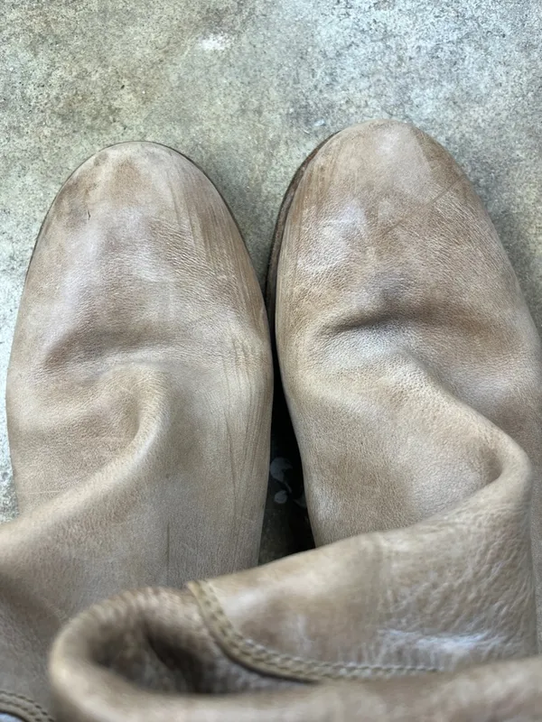 Frye Paige Tall Leather Riding Boots in Light Taupe (with flaw) Size: 9 1/2B - Image 10